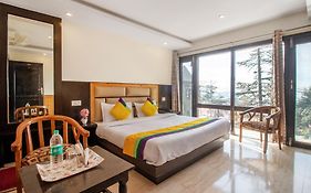 Itsy Hotels Avantika With Forest View