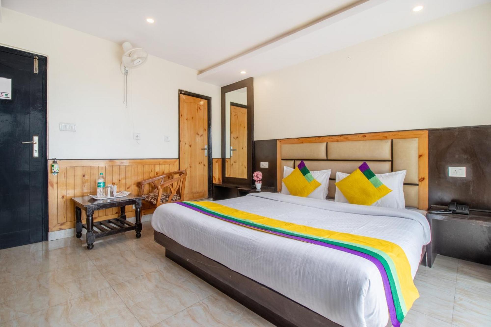 Itsy Hotels Avantika With Forest View Shimla Exterior photo