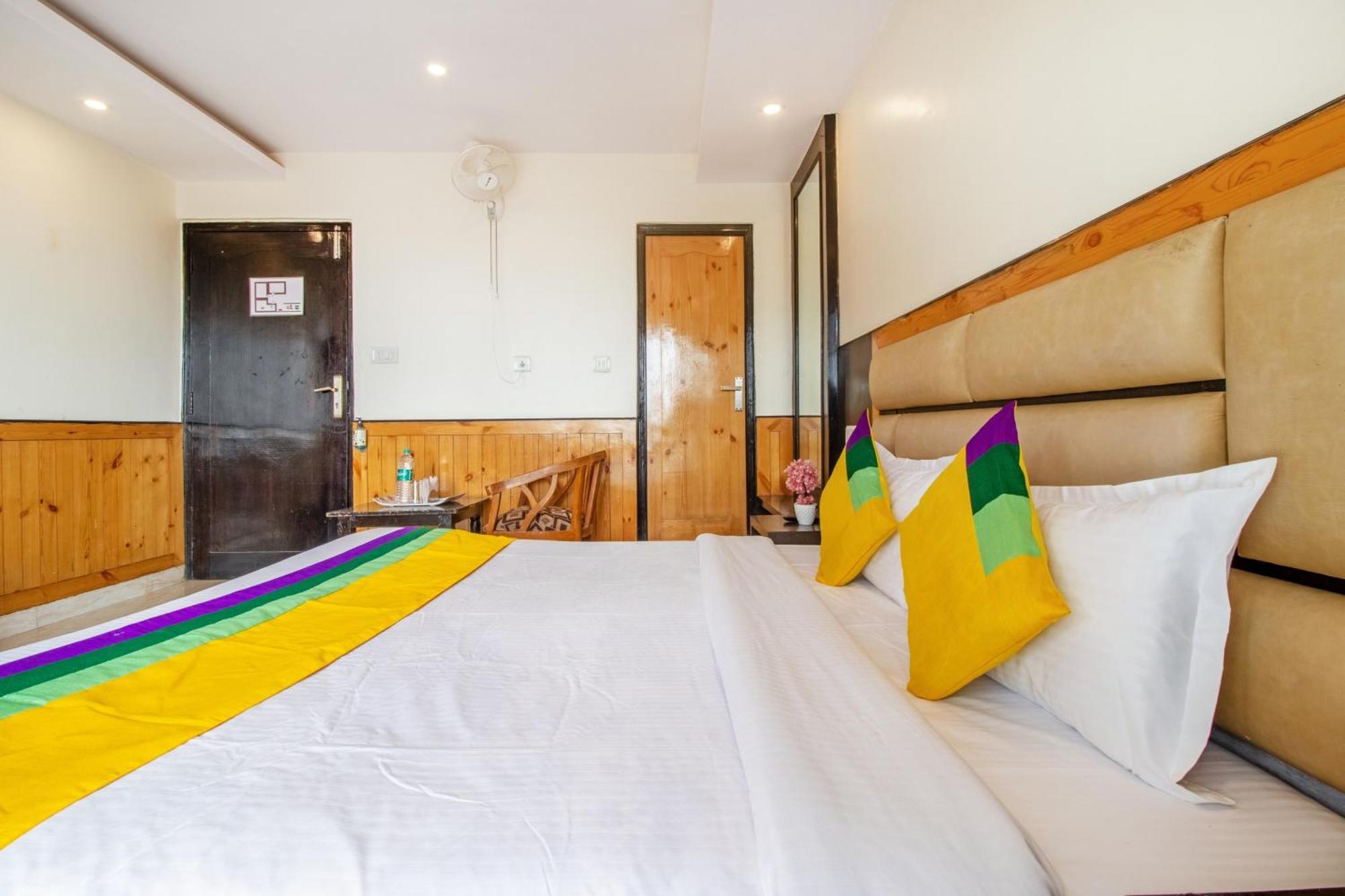 Itsy Hotels Avantika With Forest View Shimla Exterior photo