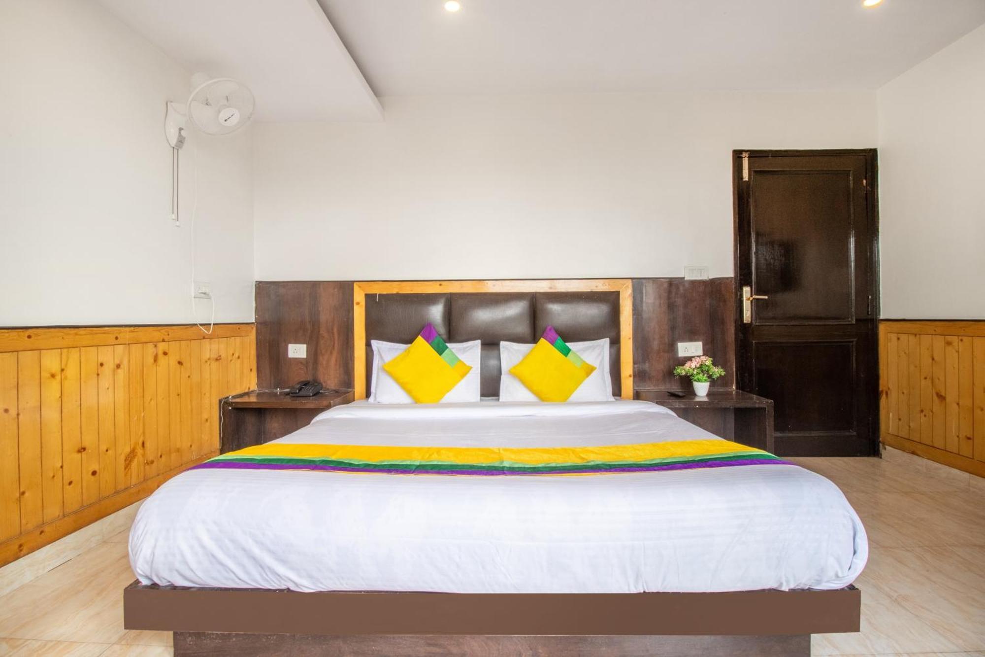 Itsy Hotels Avantika With Forest View Shimla Exterior photo